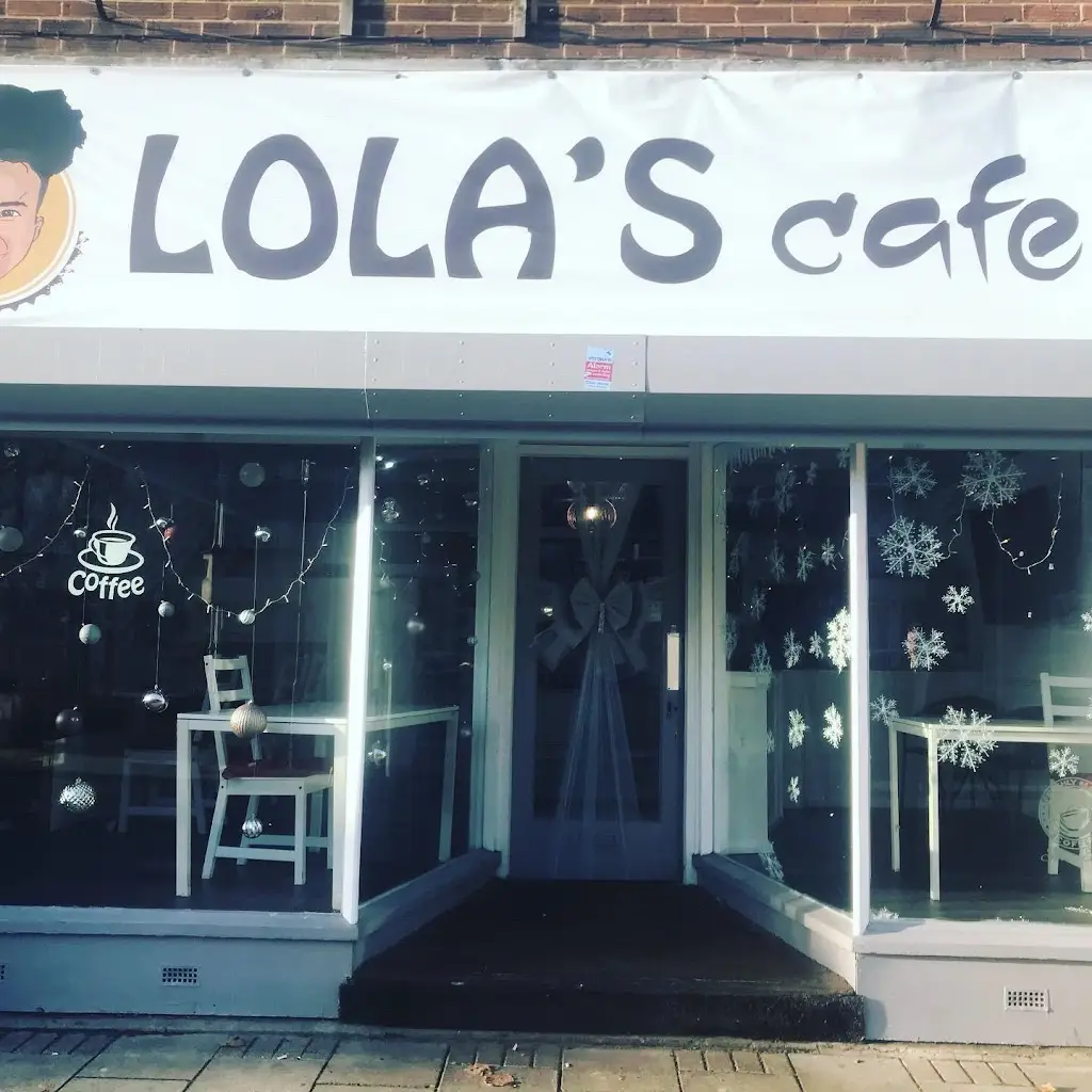 Lola's cafe restaurant in Swanscombe