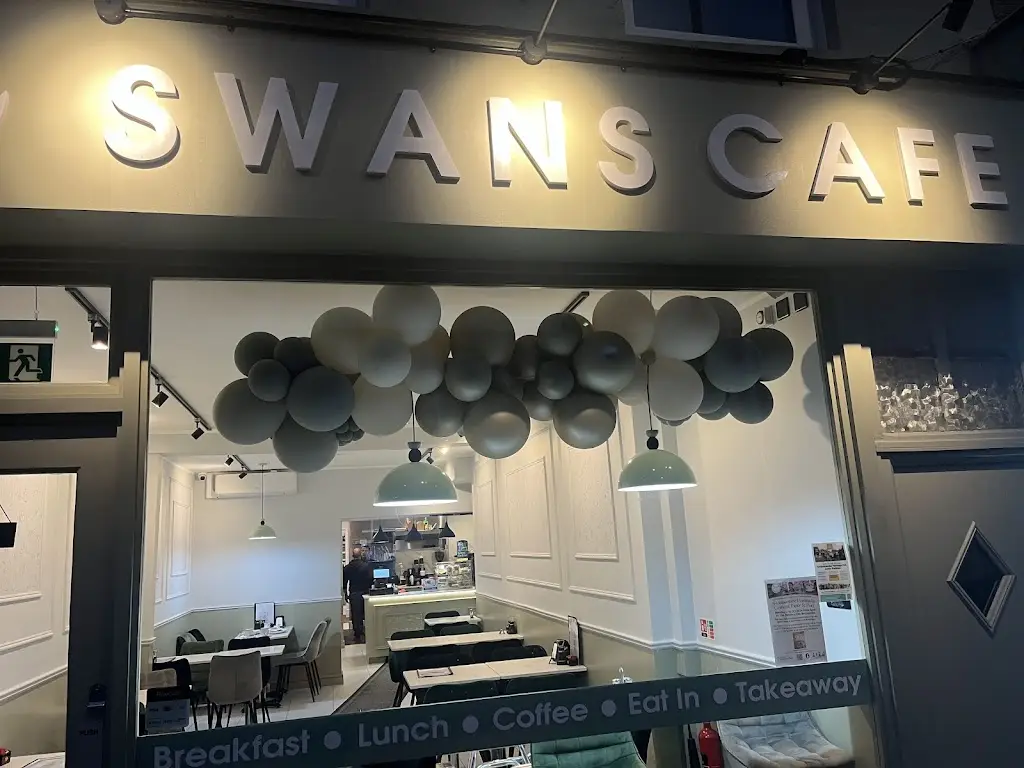 Swans Cafe restaurant in Swanscombe