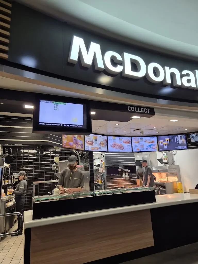 T Red_McDonald's_Swavesey_review