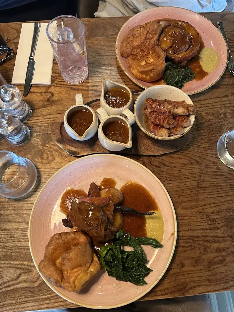 Alex Matindi_The Four Oaks_Sutton Coldfield_review