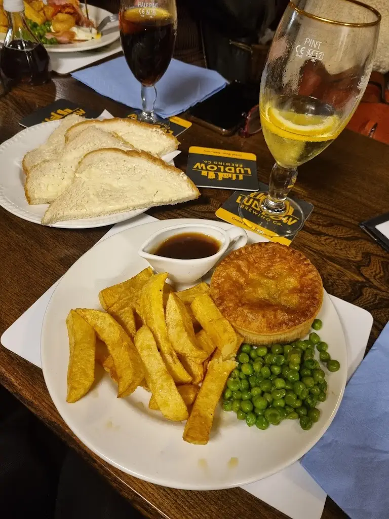 Menu_The Holly Bush, Belbroughton_Belbroughton_image_9