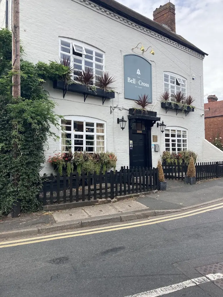 The Bell and Cross_Belbroughton_slider_image_3