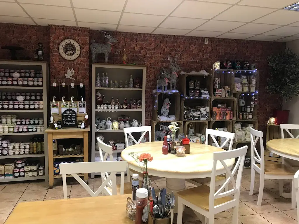 Oaks Cafe Deli restaurant in Swanley