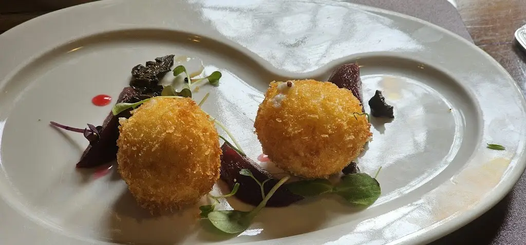 Kevin Dent_The Fountain at Clent_Belbroughton_review