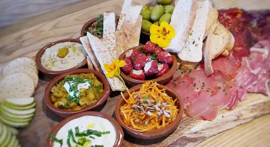 JoJo’s Meze, Meat & Fish Restaurant_Tankerton_slider_image_3