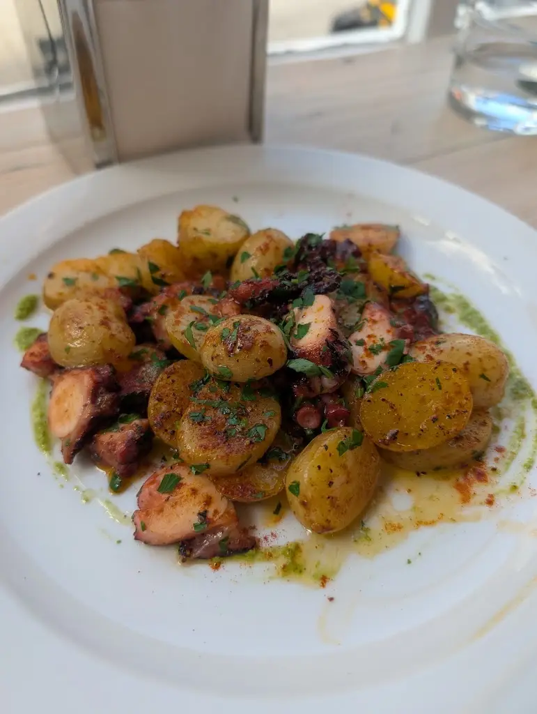 Sam Bovenizer_Harbour Street Tapas_Tankerton_review