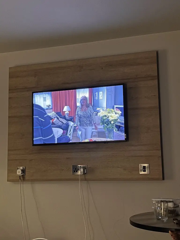 Edwin C. Nwofor_Premier Inn Bedford  hotel_Tempsford_recensione