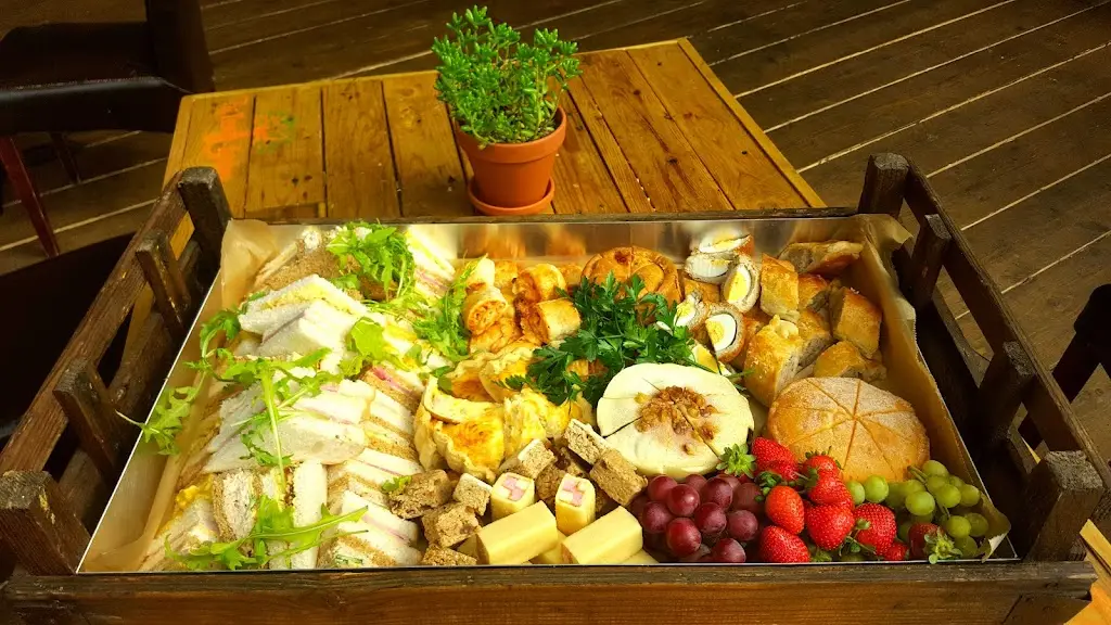 Menu_Lakeside Kitchen Ltd_Tempsford_image_2