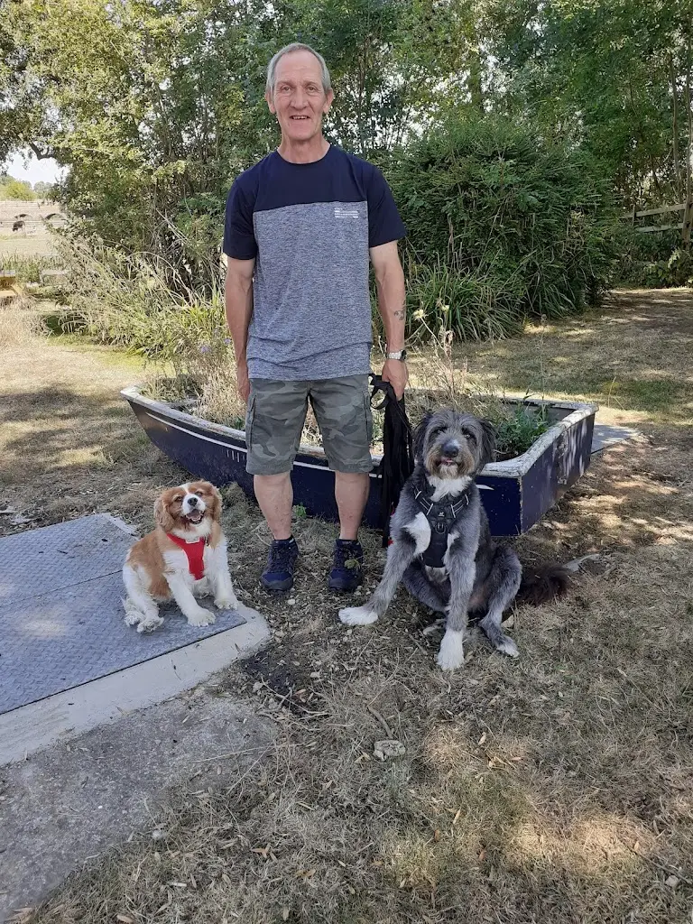 Sue “Chatterbox” Me_The Gate Hangs Well_Syston_review