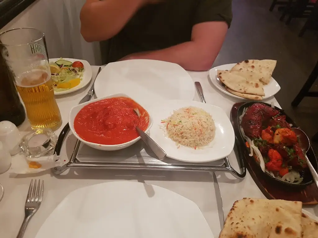 The Red Rose_Syston_slider_image_3