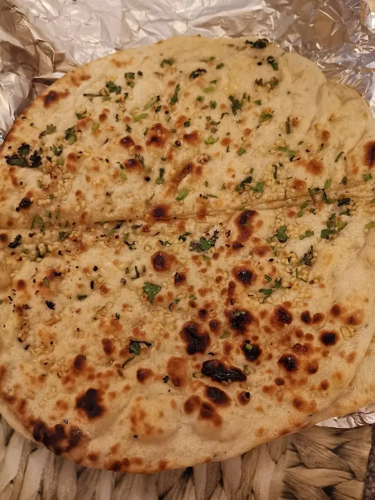 Grzegorz Bajorski_Mansah lounge_Syston_review