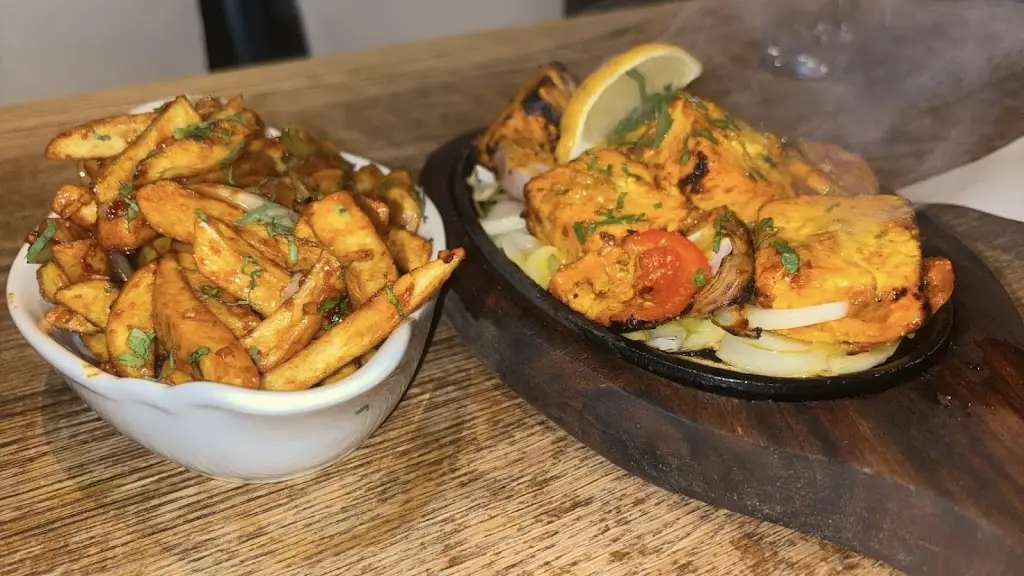 Chloe_Mansah lounge_Syston_review