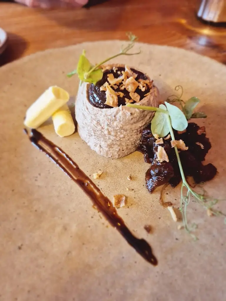 Christian C317_The Ash Tree Inn_Tadcaster_review