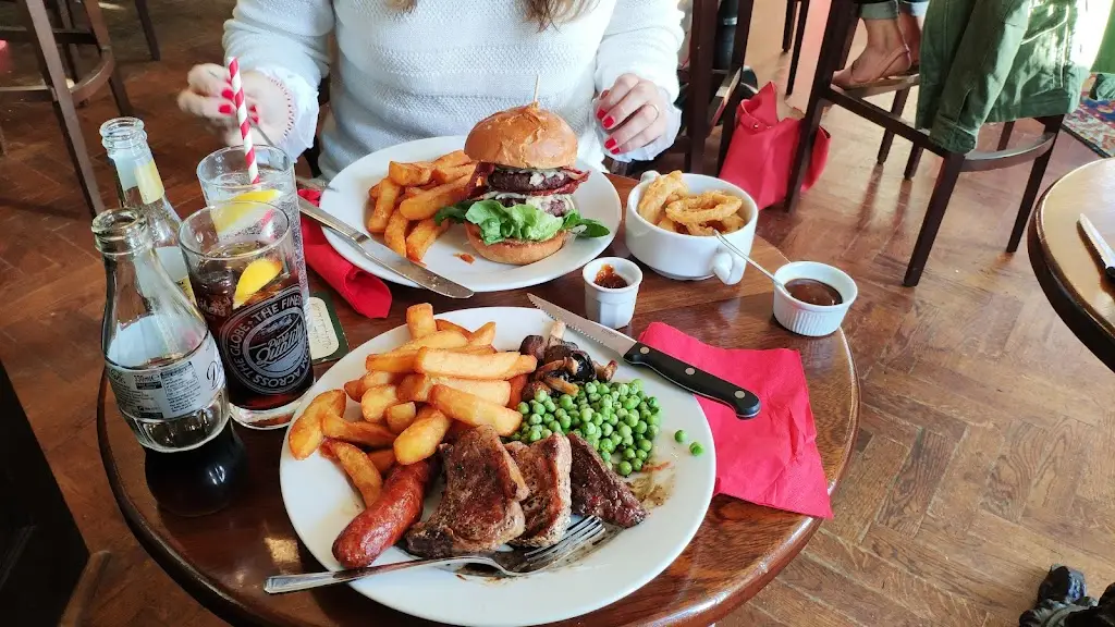 Menu_The Red Lion_Beaminster_image_2