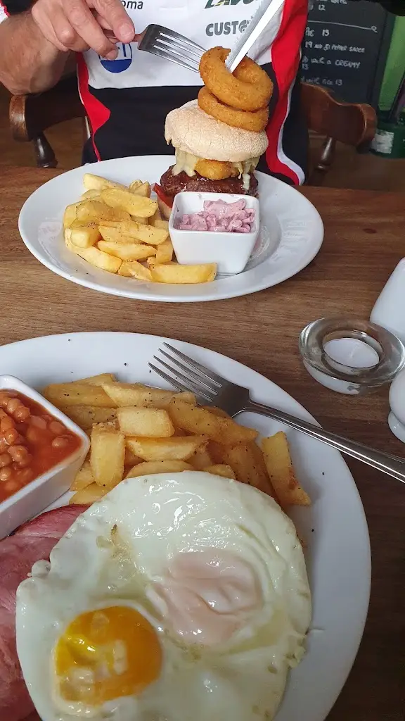 Menu_The Red Lion_Beaminster_image_4