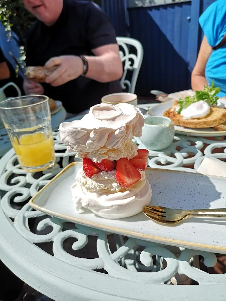 Adam Davies_Lisa's Tea Lounge_Tadcaster_review