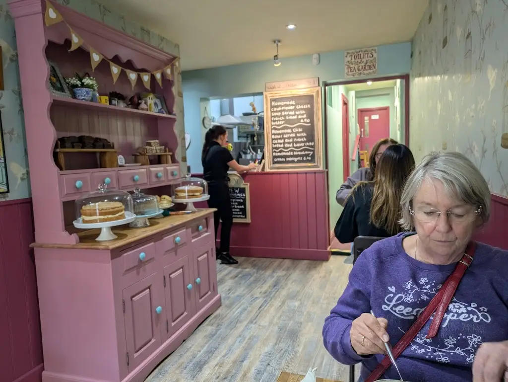 Lisa's Tea Lounge_Tadcaster_slider_image_2