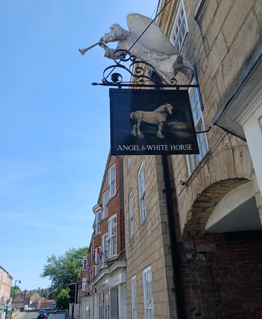 Angel & White Horse_Tadcaster_slider_image_3