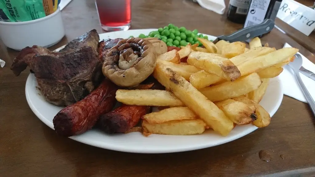 Menu_Crown & Anchor_Tetney_image_6