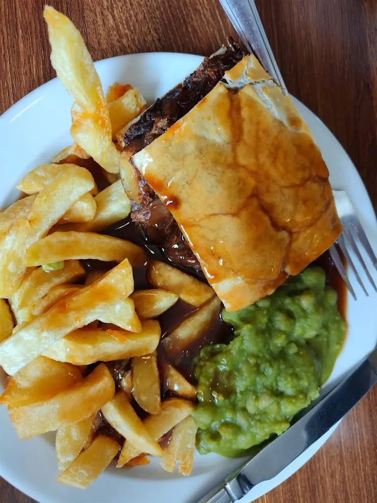 Crown & Anchor_Tetney_slider_image_2