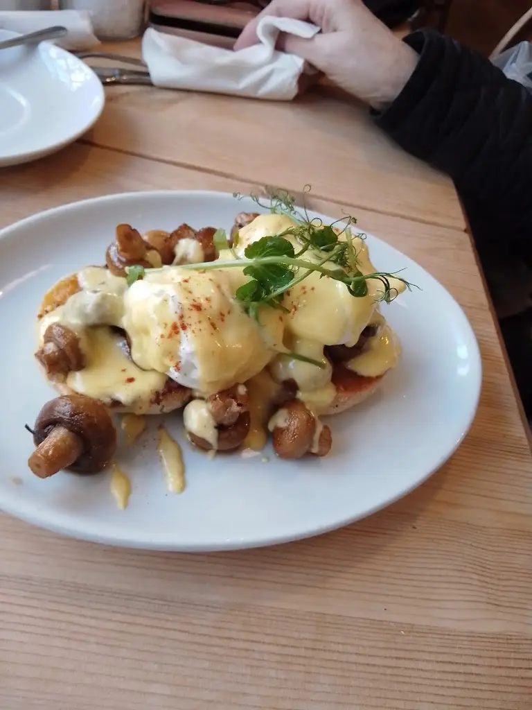 Roger Tolley_PEBBLE BEACH CAFE_Teignmouth_review