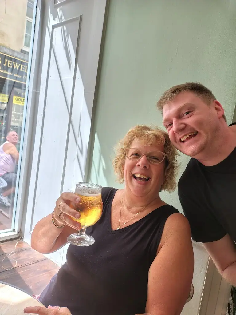 Stephen Ford_Finley Browns Cafe_Teignmouth_review