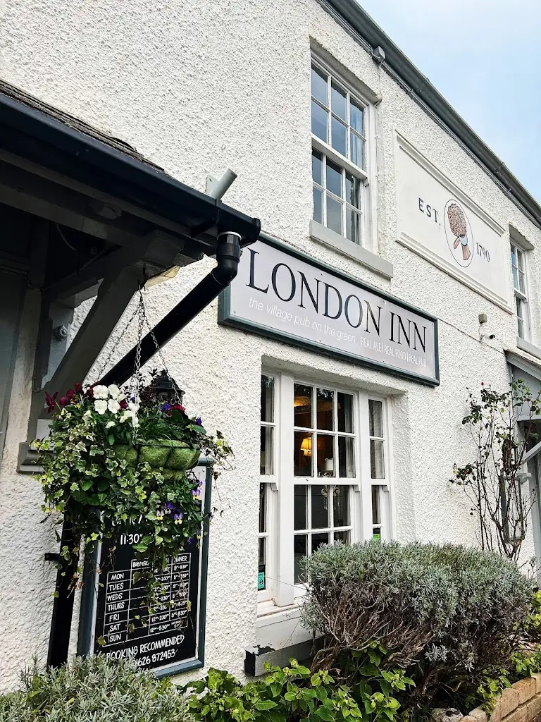London Inn_Teignmouth_slider_image_1