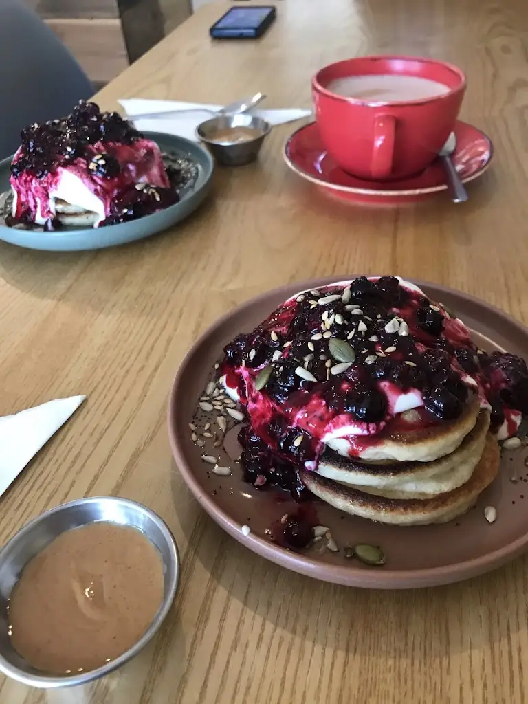 Toni Baker_Nourish_Teignmouth_review