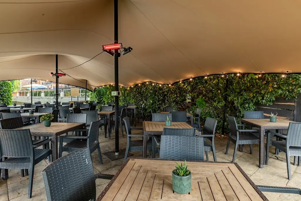 Albany Thames Ditton_Thames Ditton_slider_image_1