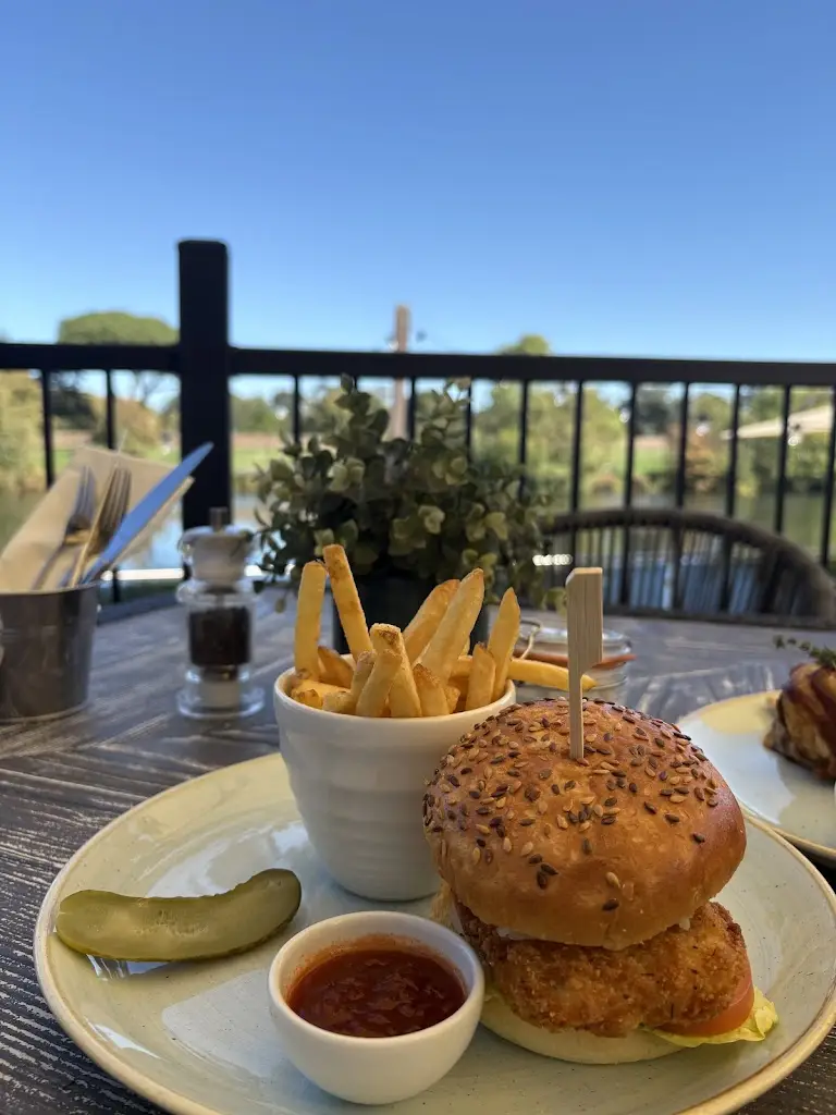 Albany Thames Ditton_Thames Ditton_slider_image_3