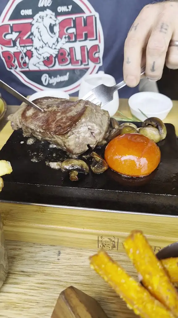 Unwined Bar & Bistro_Tenbury Wells_slider_image_2