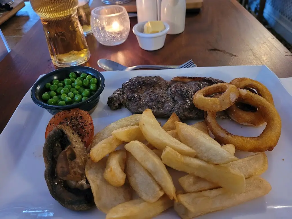 Debbie Jones_Pembroke House_Tenbury Wells_review