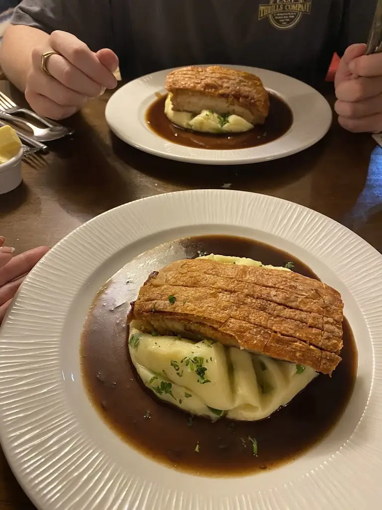 Rhiannon_Pembroke House_Tenbury Wells_review