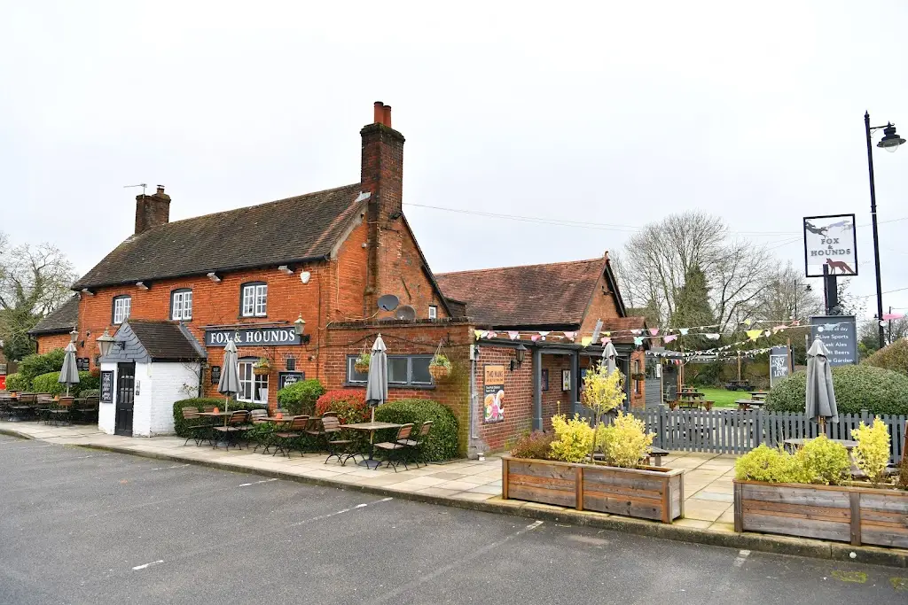 Fox & Hounds_Tadley_slider_image_3