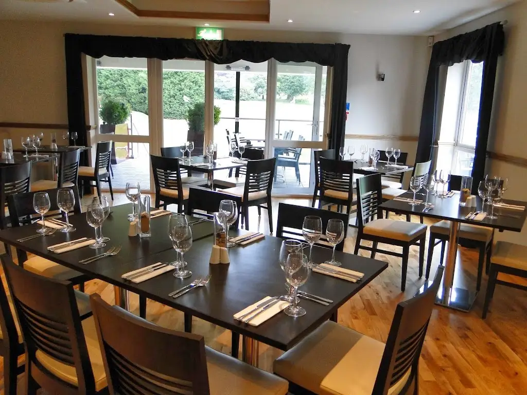 Sands Lounge & Balcony Bar restaurant in Tadley