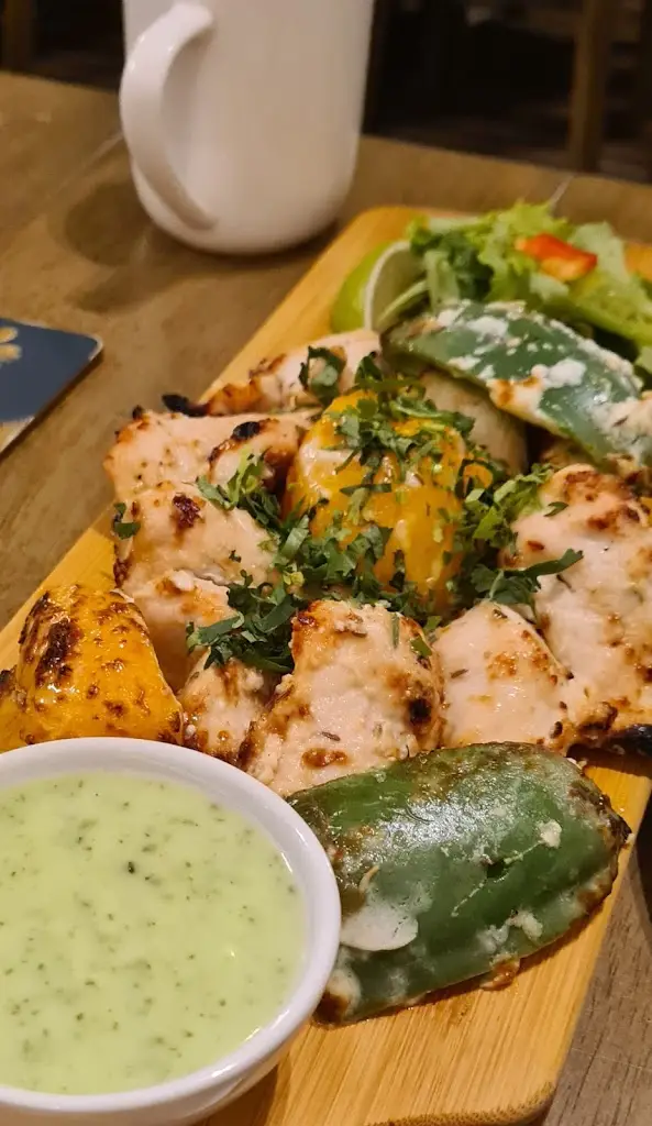 Kay Martinesz_The Elephant Pub and Indian Restaurant_Tadley_review