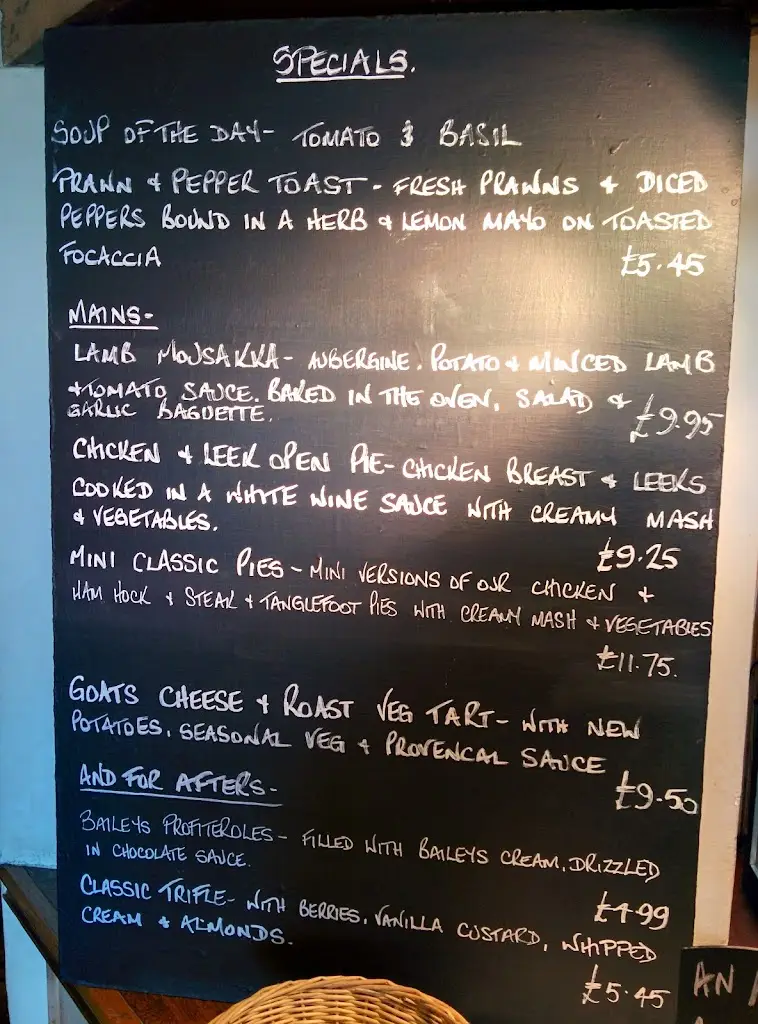 Menu_The Queens College Arms_Tadley_image_2