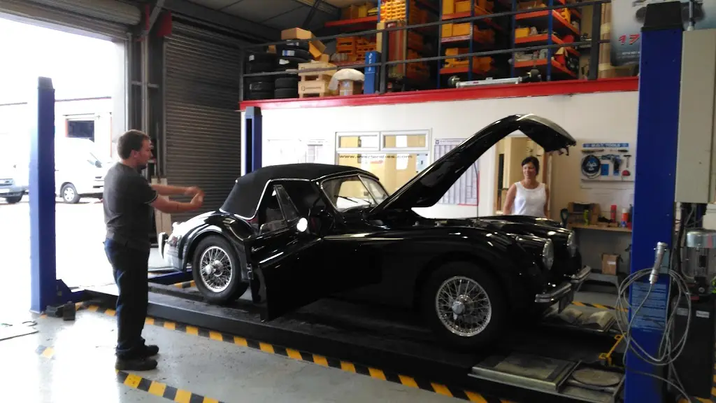 Tadley MOT Centre_Tadley_slider_image_3