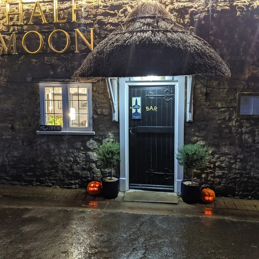 The Half Moon_Beaminster_slider_image_1
