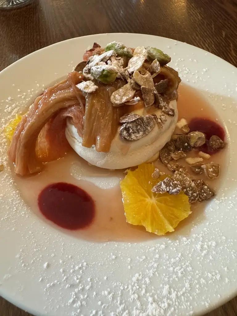 Anastasia Ward_The Park_Teddington_recensione