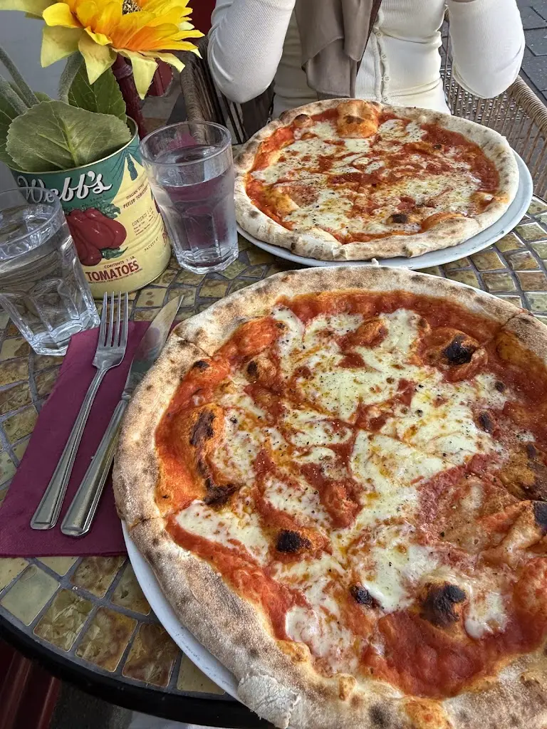 Hussein_Piazza Firenze_Teddington_review
