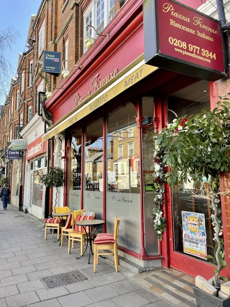 Piazza Firenze restaurant in Teddington