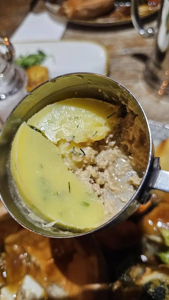 Charlie_Tide End Cottage_Teddington_recensione