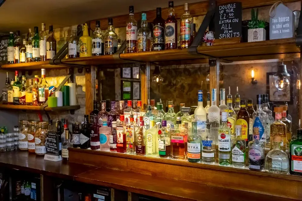 Tide End Cottage_Teddington_slider_image_1