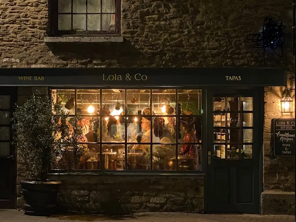 Lola & Co Tapas_Tetbury_slider_image_1