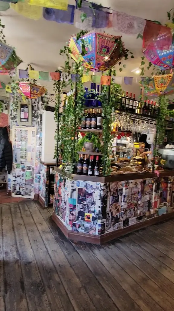 The Blue Zucchini_Tetbury_slider_image_2