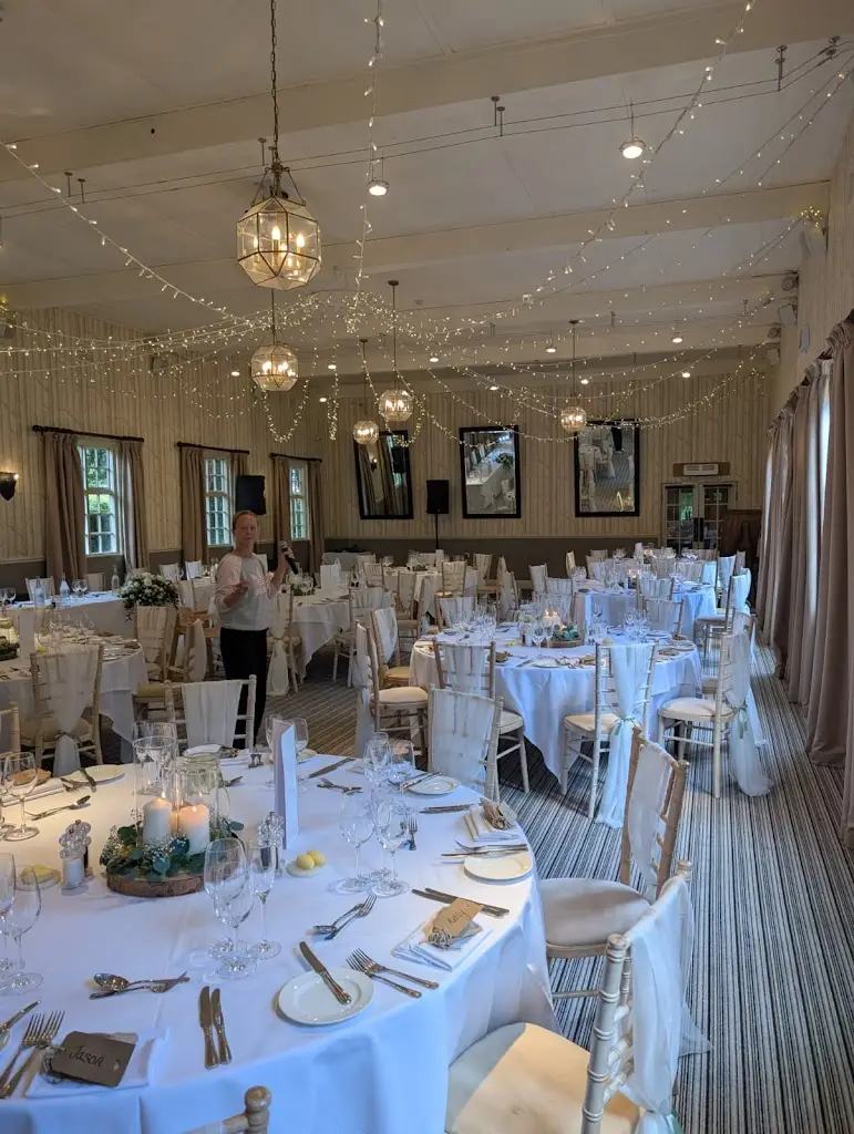 Paula at Singing Waiters in the UK_The Hare & Hounds Hotel_Tetbury_review