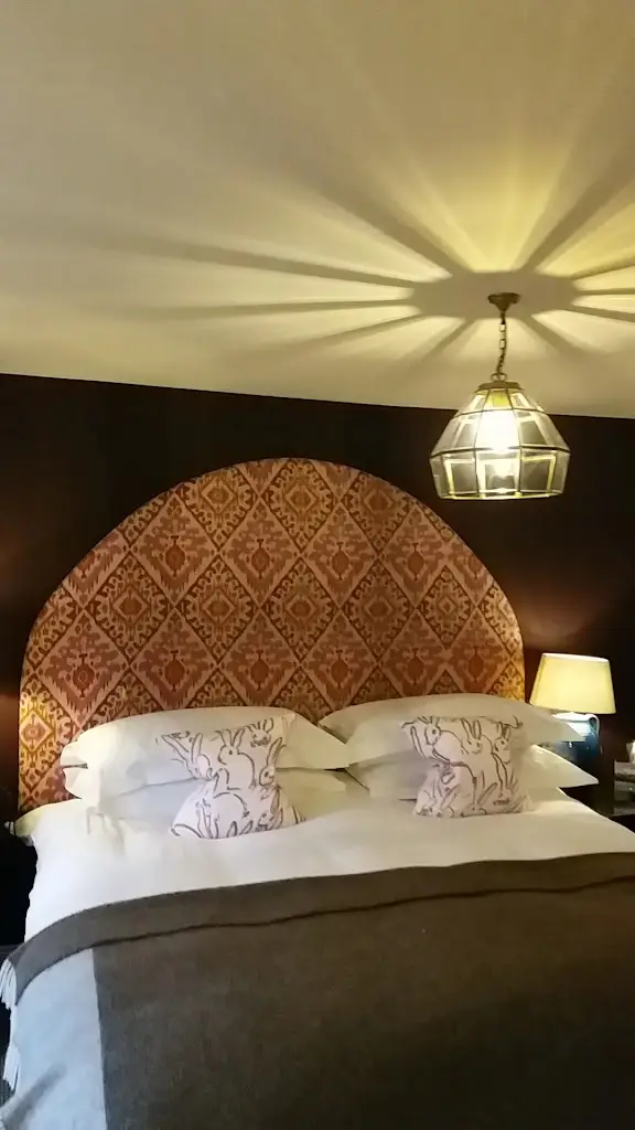 The Hare & Hounds Hotel_Tetbury_slider_image_1