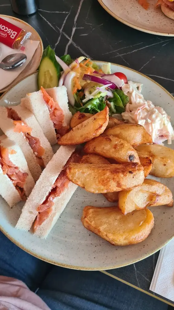 LozyDrawsStuff_Ingleby Bistro Restaurant_Thornaby-on-Tees_review