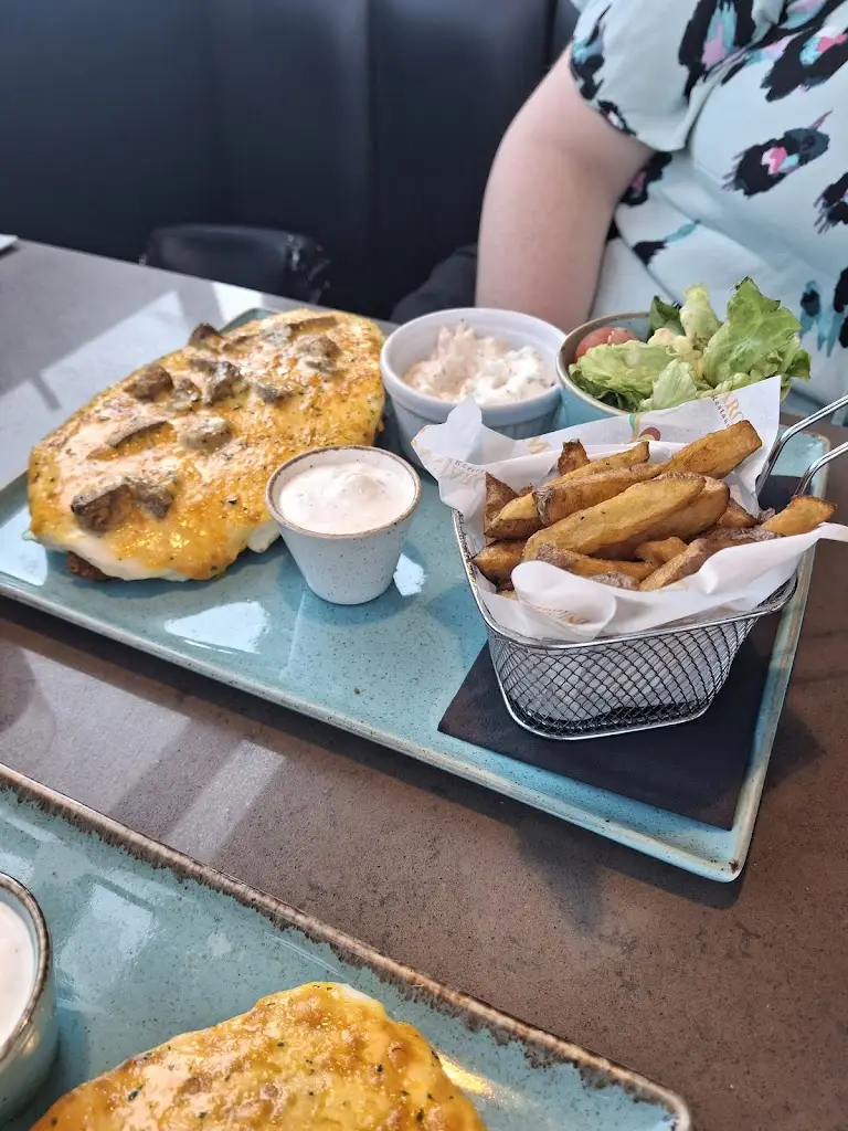 Rob Cassey_Manjaros Restaurant Ingleby Barwick_Thornaby-on-Tees_review